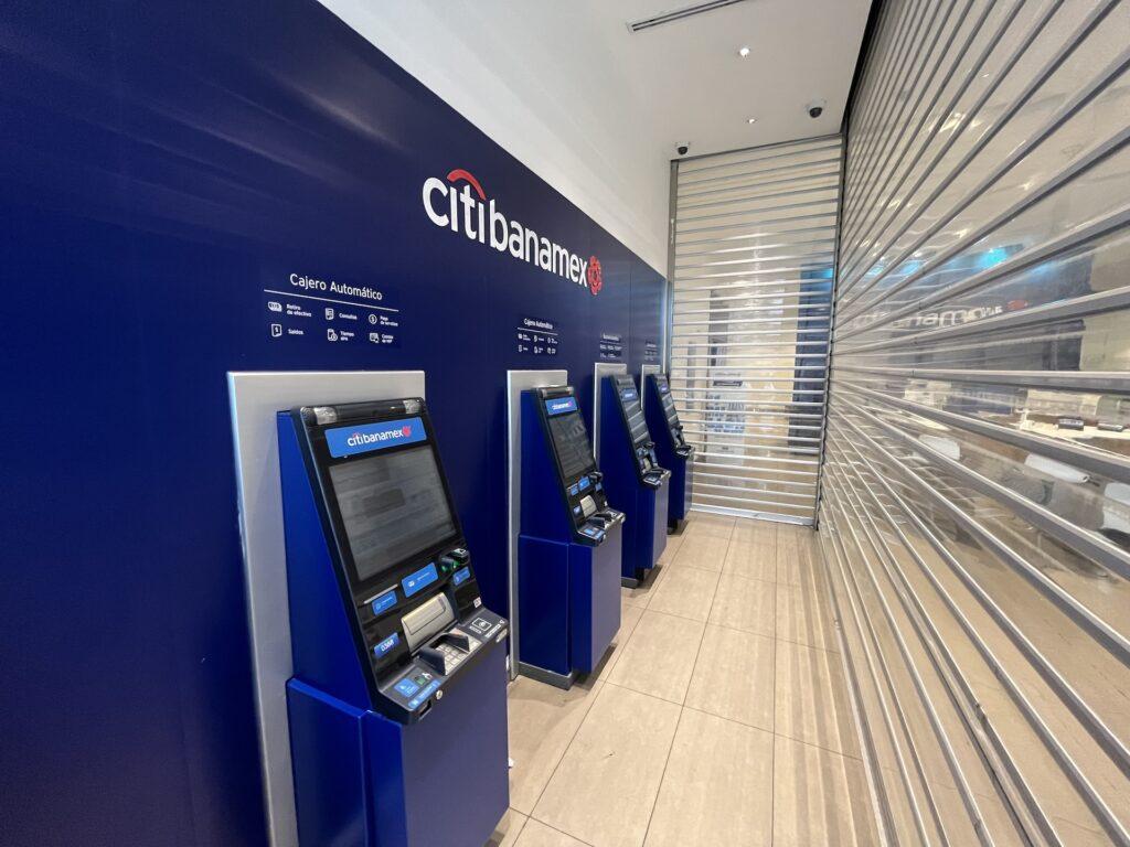 2026 멕시코 페소 환전 3가지 방법 비교: 공항 환전소 vs 시내 vs 트래블로그·트래블월렛 ATM 관련 사진 및 안내