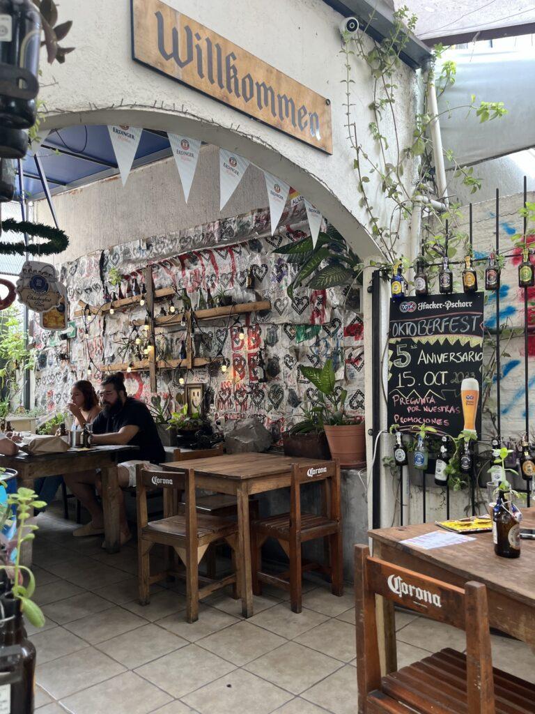 과달라하라 차풀테펙 독일 비어 가든! Berlins Bretzel Wagen – Biergarten 관련 사진 및 안내